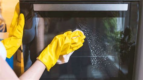 How to Clean LG Oven Glass: A Comprehensive Guide and the Curious Case of Baking Soda's Popularity